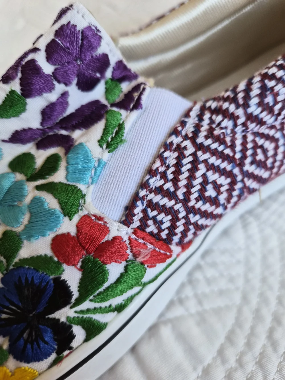 LIKE NEW Ndavaa Embroidered Floral Slip-On Sneakers - Multicolor Mens 8